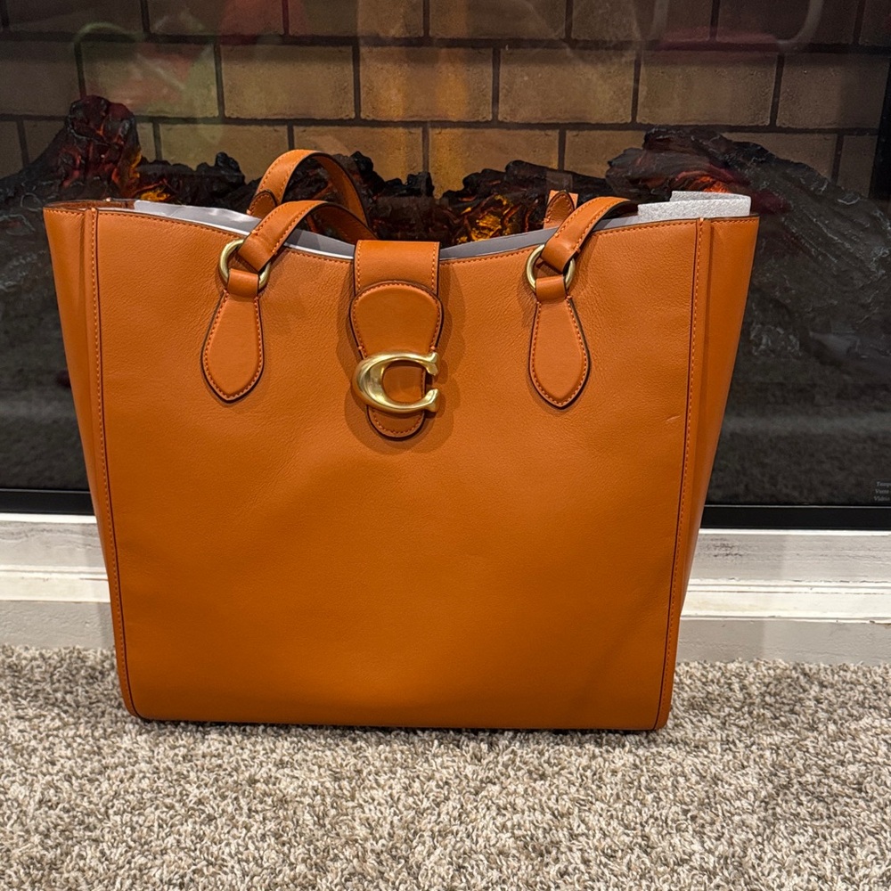 New With Tags : Coach Tan Leather Tote with Gold Accents